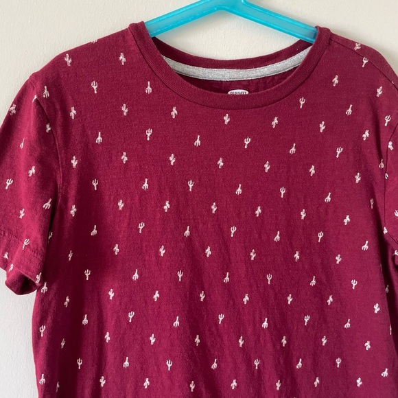 🌵☀️Old Navy Boys Softest T-Shirt - Maroon Red With Cactus Print - Picture 2 of 4